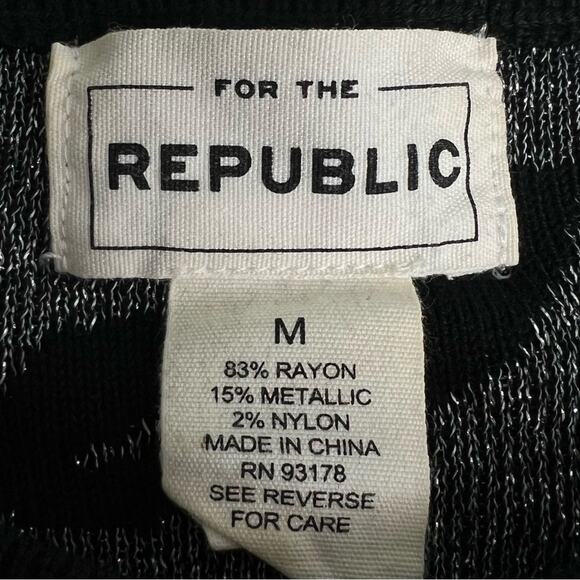 VTG For The Republic Womens Kisses Crewneck Sweater M 90s Y2K Retro Silver Lips - Picture 7 of 7